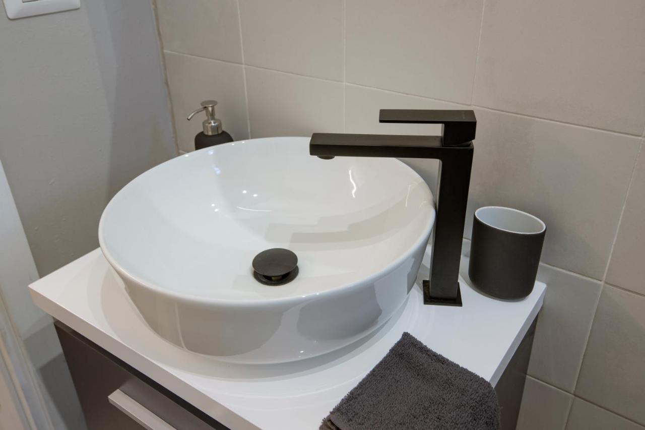 מילאנו Super Modern And Design Apartment, A Due Passi Dai Navigli מראה חיצוני תמונה